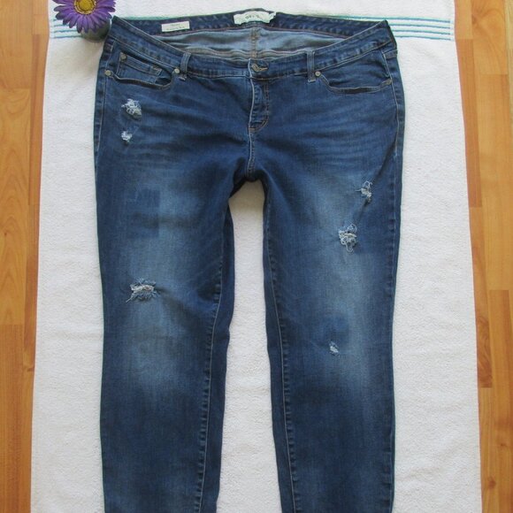 🌸SOLD🌸 TORRID Jeans Size 20 Distressed Skinny Blue Denim - Picture 3 of 11